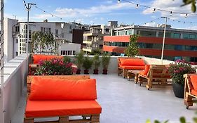 Graffiti Hotel Rooftop - Central Location